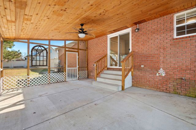 105 T G T Rd, Portland, TN 37148