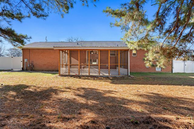 105 T G T Rd, Portland, TN 37148