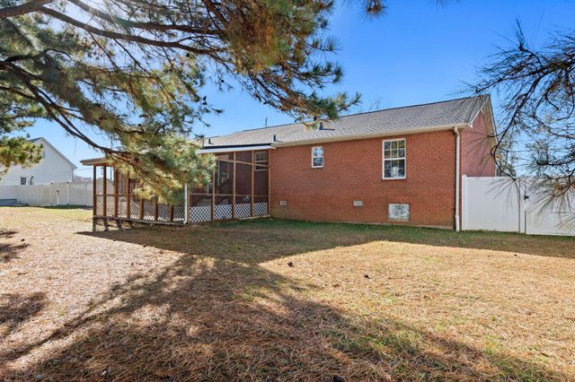 105 T G T Rd, Portland, TN 37148