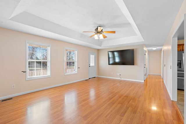 105 T G T Rd, Portland, TN 37148