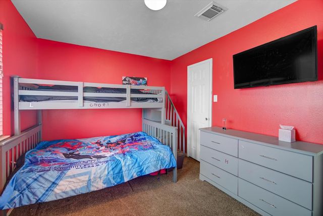 924 Chad Ln, Baytown, TX 77521