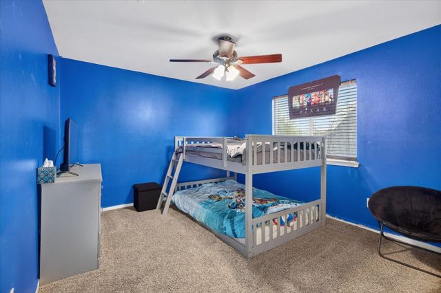 924 Chad Ln, Baytown, TX 77521