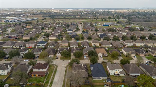 924 Chad Ln, Baytown, TX 77521