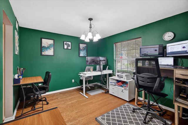 924 Chad Ln, Baytown, TX 77521