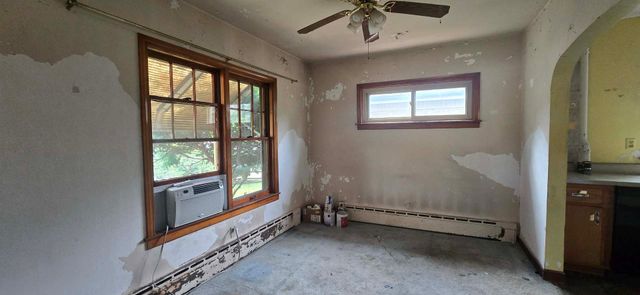 8118 N Ozark Avenue, Niles, IL 60714