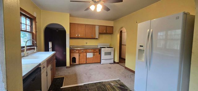 8118 N Ozark Avenue, Niles, IL 60714