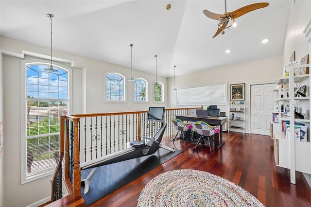 2032 MASSACHUSETTS AVENUE NE, St Petersburg, FL 33703