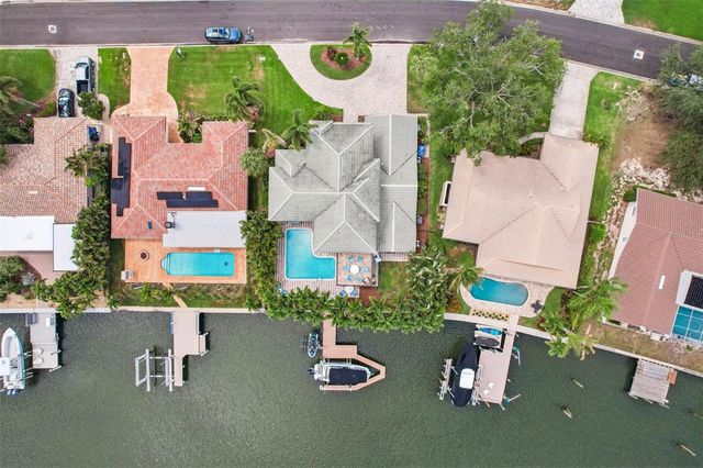 2032 MASSACHUSETTS AVENUE NE, St Petersburg, FL 33703