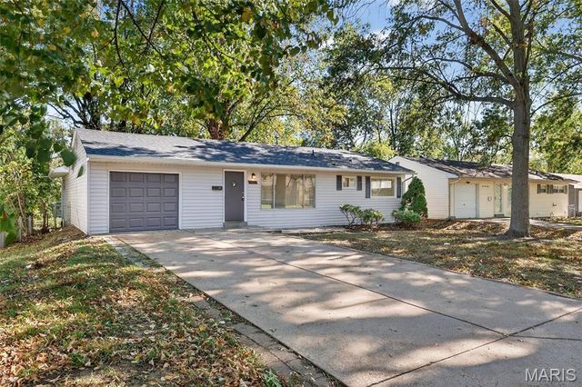 10124 Tamworth Drive, St Louis, MO 63136
