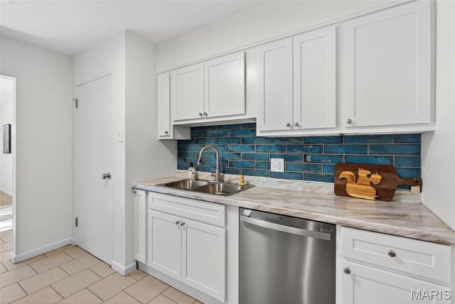 10124 Tamworth Drive, St Louis, MO 63136