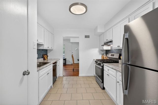 10124 Tamworth Drive, St Louis, MO 63136