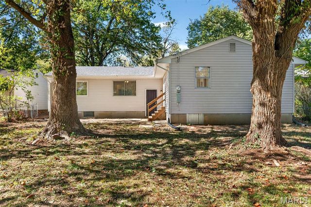 10124 Tamworth Drive, St Louis, MO 63136