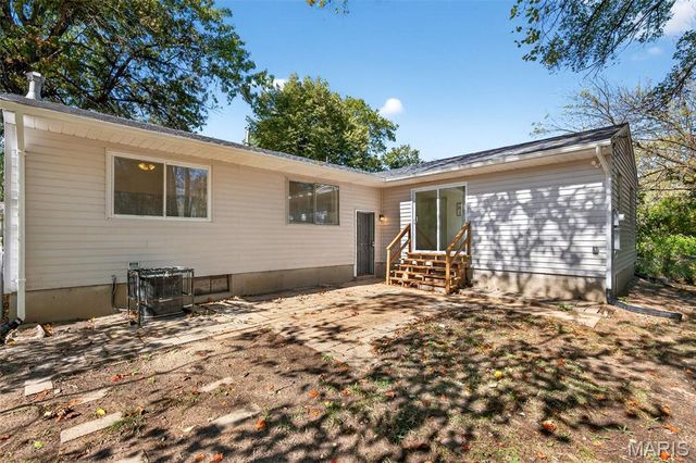 10124 Tamworth Drive, St Louis, MO 63136