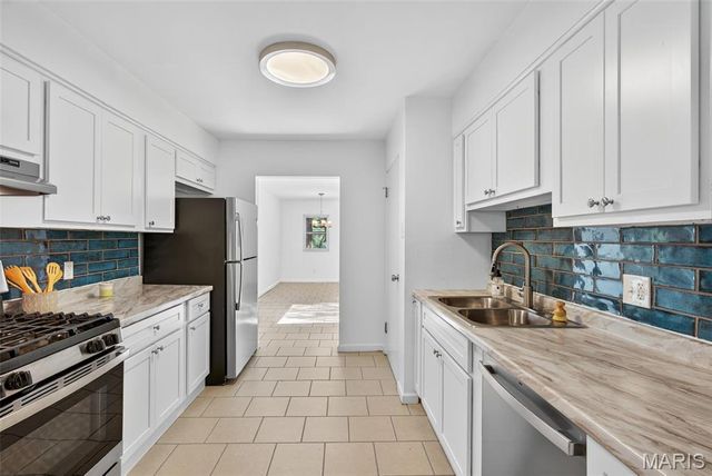 10124 Tamworth Drive, St Louis, MO 63136