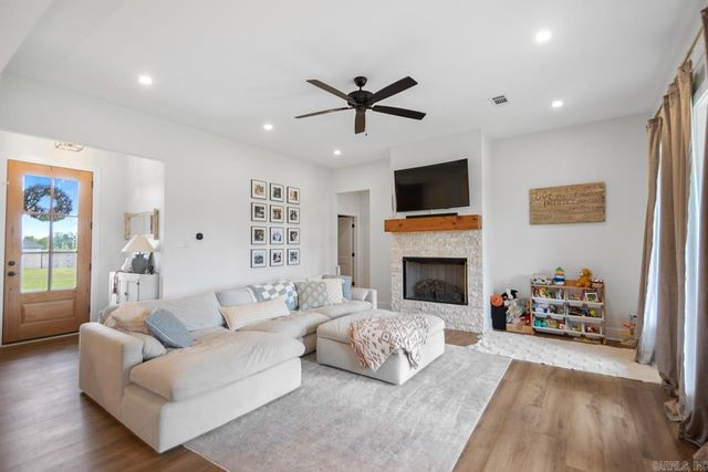 1001 Cambri Lane, Hensley, AR 72065