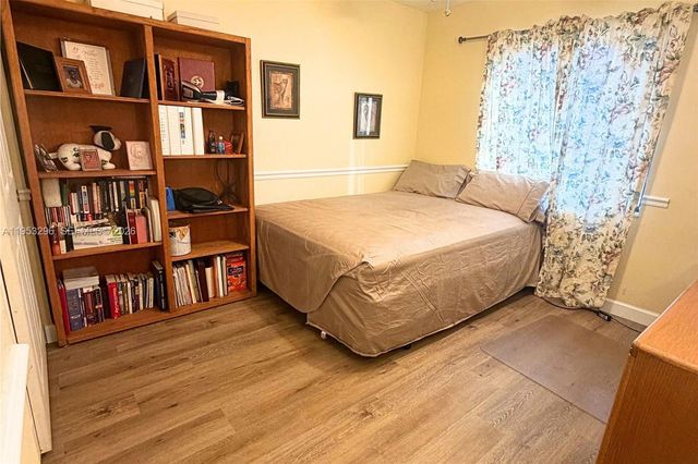 8201 NW 53rd St, Lauderhill, FL 33351