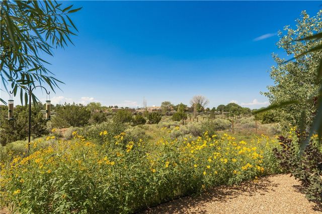 2328 Calle Camarico, Santa Fe, NM 87505