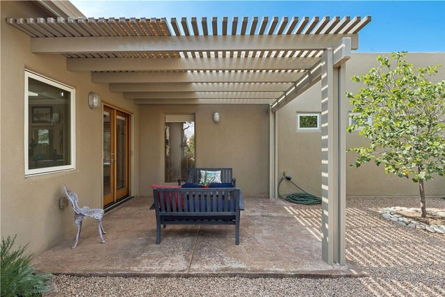 2328 Calle Camarico, Santa Fe, NM 87505