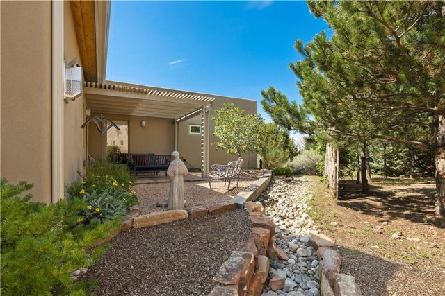2328 Calle Camarico, Santa Fe, NM 87505