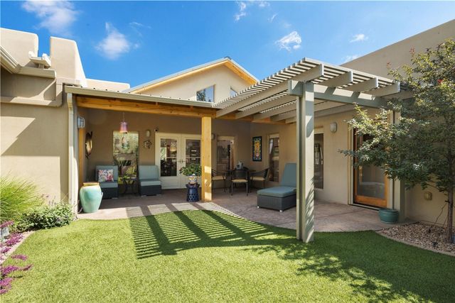 2328 Calle Camarico, Santa Fe, NM 87505