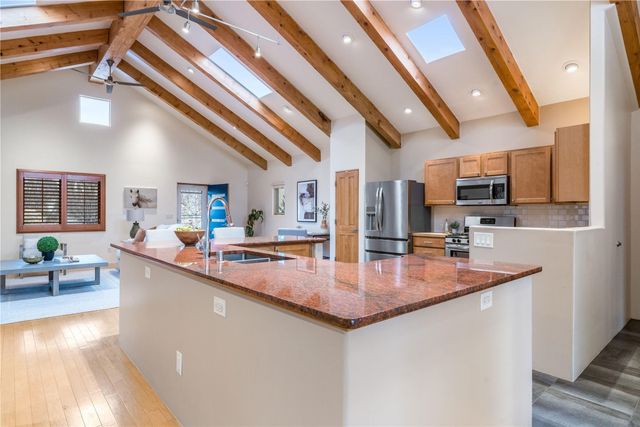 2328 Calle Camarico, Santa Fe, NM 87505