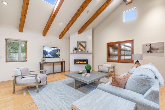 2328 Calle Camarico, Santa Fe, NM 87505