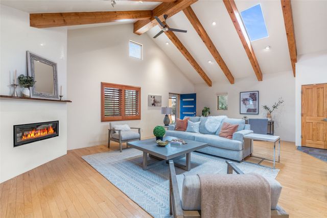 2328 Calle Camarico, Santa Fe, NM 87505