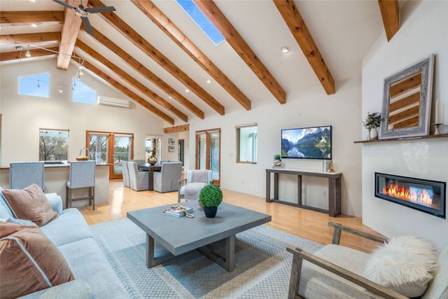 2328 Calle Camarico, Santa Fe, NM 87505