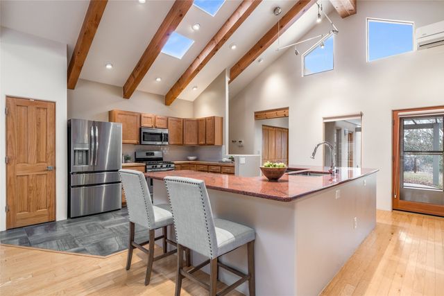 2328 Calle Camarico, Santa Fe, NM 87505