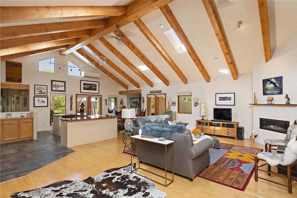 2328 Calle Camarico, Santa Fe, NM 87505