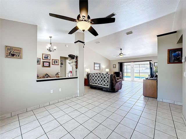 35234 QUEENS WAY, Fruitland Park, FL 34731