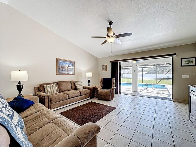 35234 QUEENS WAY, Fruitland Park, FL 34731