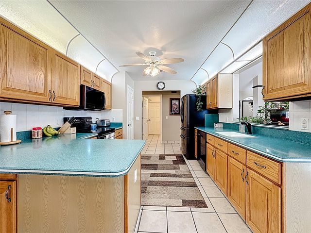 35234 QUEENS WAY, Fruitland Park, FL 34731