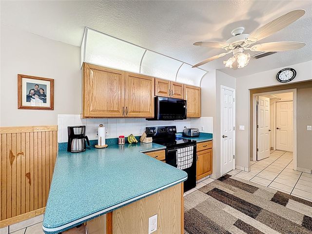 35234 QUEENS WAY, Fruitland Park, FL 34731