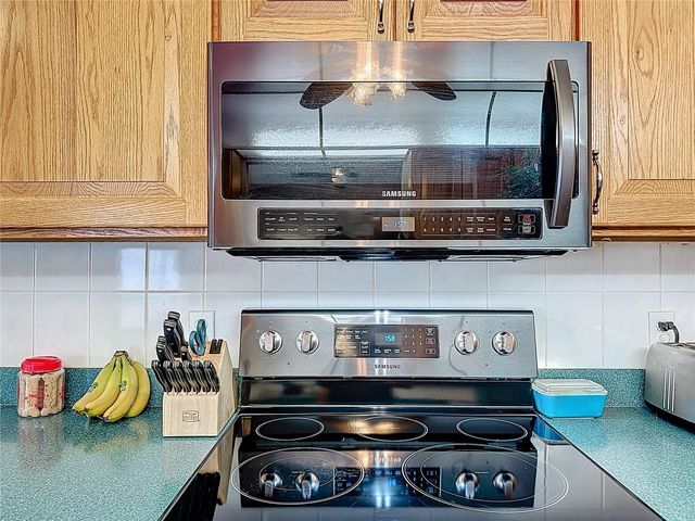 35234 QUEENS WAY, Fruitland Park, FL 34731