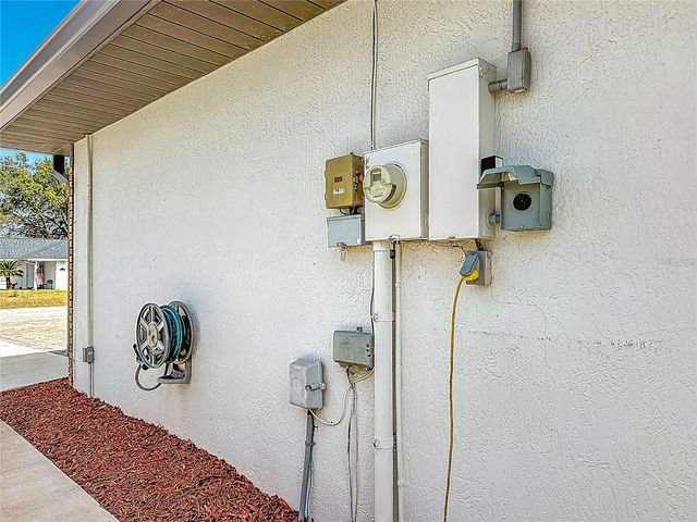 35234 QUEENS WAY, Fruitland Park, FL 34731