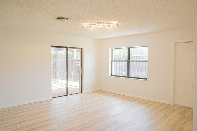 5267 Jog Lane, Delray Beach, FL 33484