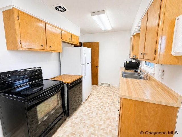 3331 BELAIRE AVE, Cheyenne, WY 82001