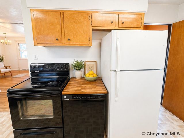 3331 BELAIRE AVE, Cheyenne, WY 82001