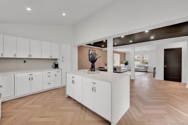 48 Sperry Court, New Hyde Park, NY 11040