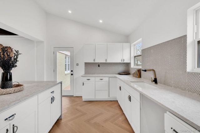 48 Sperry Court, New Hyde Park, NY 11040