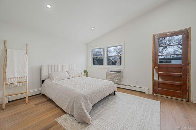 48 Sperry Court, New Hyde Park, NY 11040