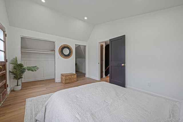 48 Sperry Court, New Hyde Park, NY 11040