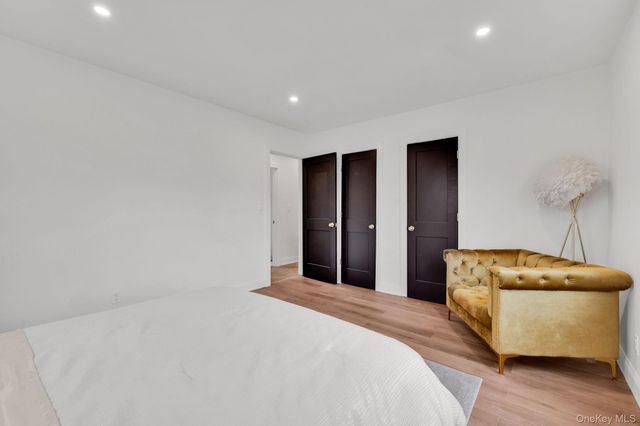 48 Sperry Court, New Hyde Park, NY 11040