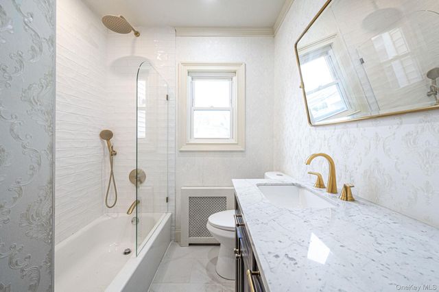 48 Sperry Court, New Hyde Park, NY 11040