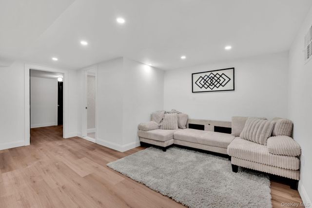 48 Sperry Court, New Hyde Park, NY 11040