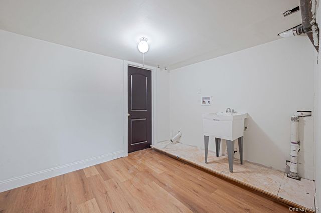 48 Sperry Court, New Hyde Park, NY 11040