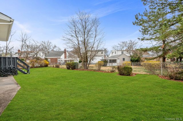 48 Sperry Court, New Hyde Park, NY 11040