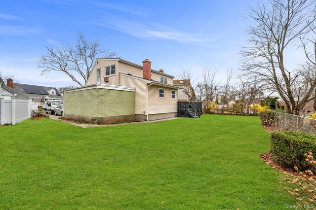 48 Sperry Court, New Hyde Park, NY 11040