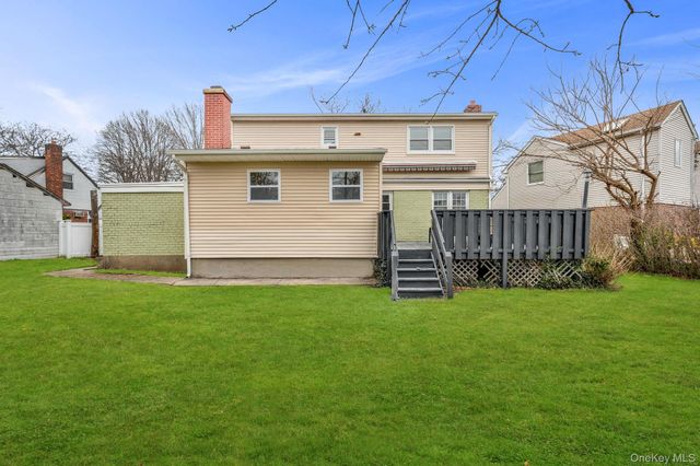 48 Sperry Court, New Hyde Park, NY 11040